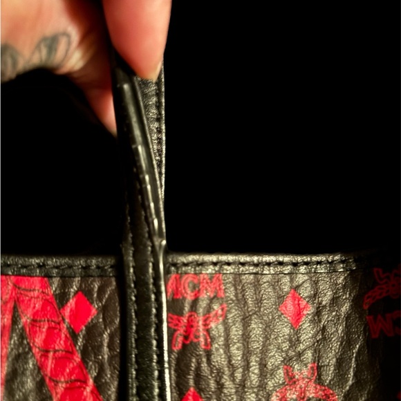 MCM | Bags | Large Monogram Tote Bag Leather Red Black + Dust Bag - Picture 3 of 9